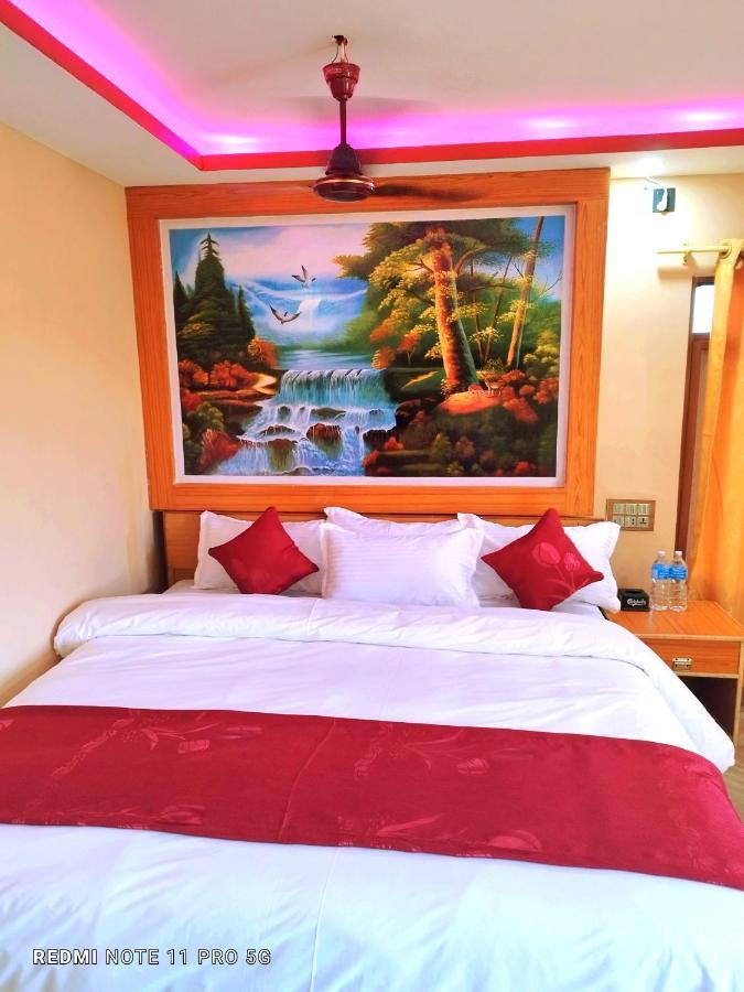 Hotel National Park- A Peaceful Family Home Where You Can Stay Peace And Enjoy And Organize The Wildlife Safari Chitwan Exterior foto