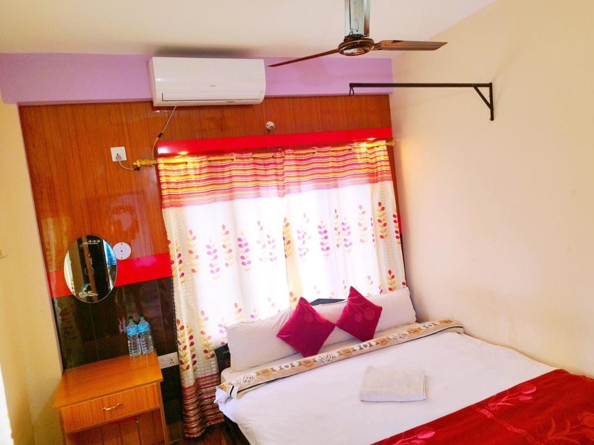 Hotel National Park- A Peaceful Family Home Where You Can Stay Peace And Enjoy And Organize The Wildlife Safari Chitwan Exterior foto