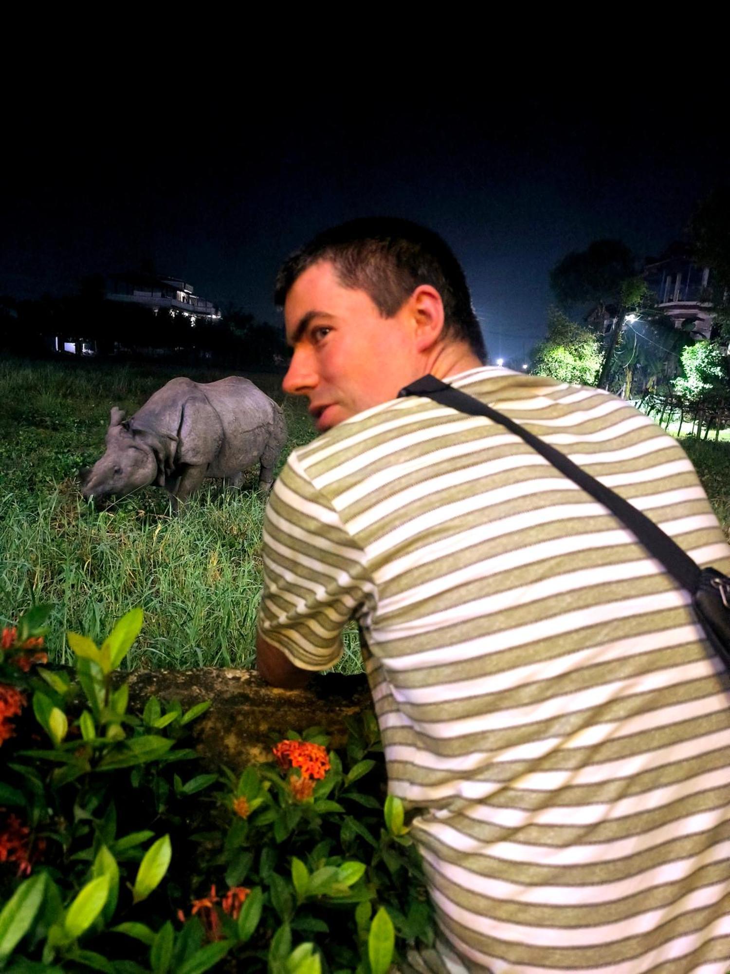 Hotel National Park- A Peaceful Family Home Where You Can Stay Peace And Enjoy And Organize The Wildlife Safari Chitwan Exterior foto